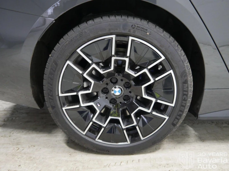 BMW i4 40 xDrive M Sport Paket, снимка 16 - Автомобили и джипове - 52835440