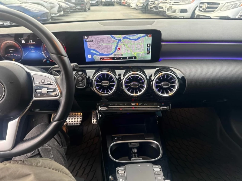 Mercedes-Benz A 220 * 4MATIC Sedan * CARFAX * БЕЗ ПЪРВОНАЧАЛНА ВНОСКА, снимка 9 - Автомобили и джипове - 52903672