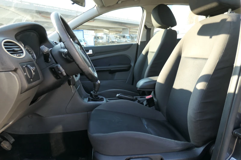 Ford Focus 1.8TDCI 116кс КЛИМАТИК, снимка 13 - Автомобили и джипове - 52919081