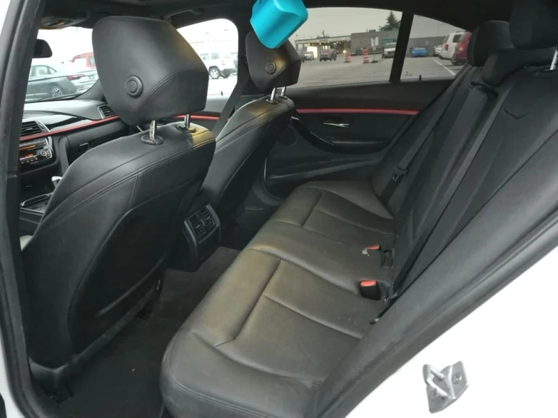 BMW 330 * 330I XDRIVE * CARFAX * ЦЕНА ДО БГ, снимка 12 - Автомобили и джипове - 52922394