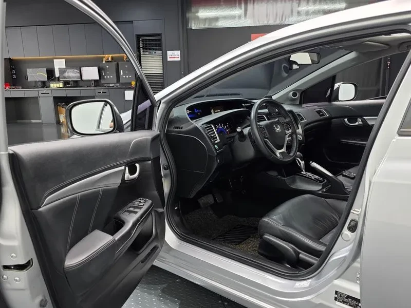 Honda Civic 1.8 EX , снимка 9 - Автомобили и джипове - 55715502