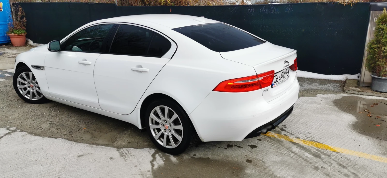 Jaguar XE 2.2D - изображение 7