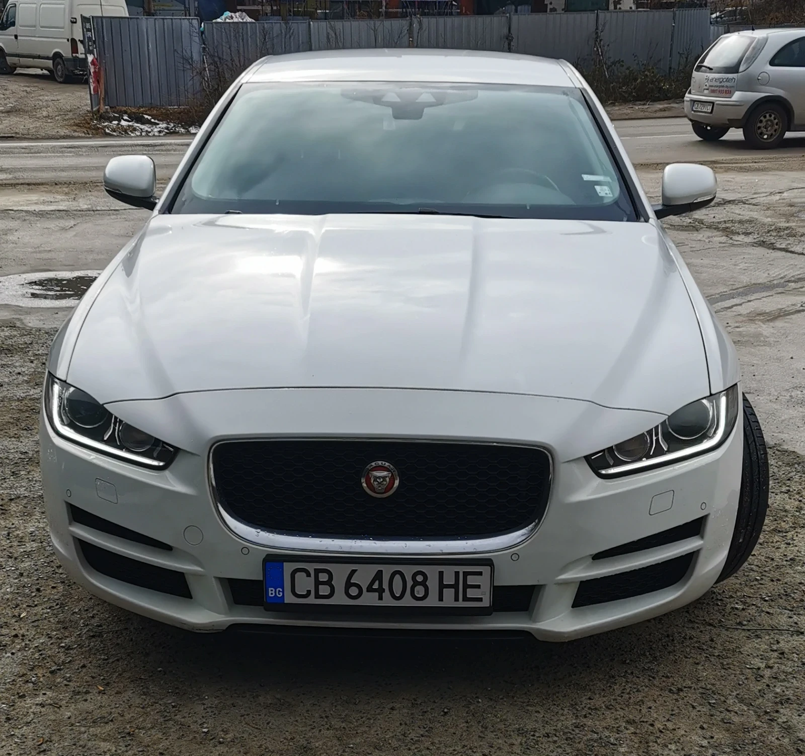 Jaguar XE 2.2D - изображение 2