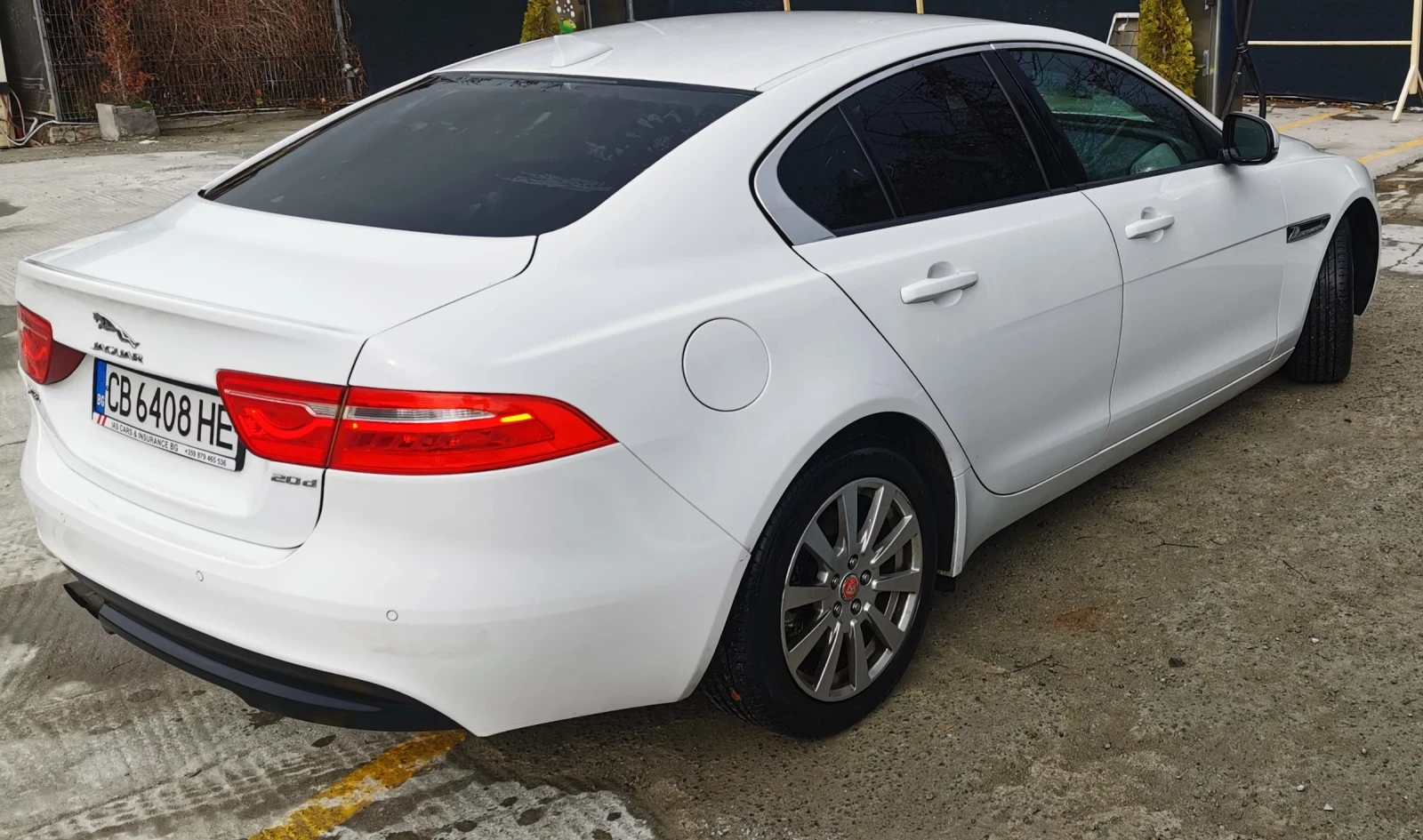 Jaguar XE 2.2D - изображение 5