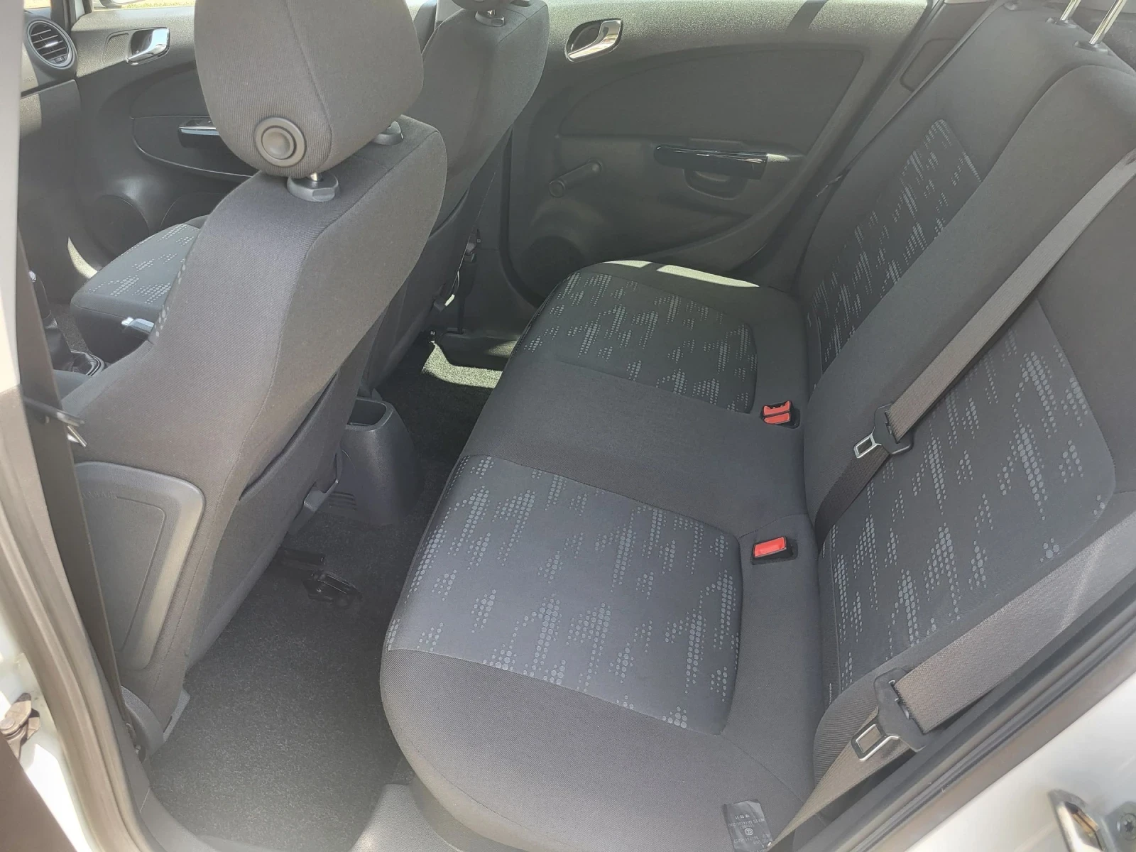 Opel Corsa 1.2i-euro5a - изображение 7