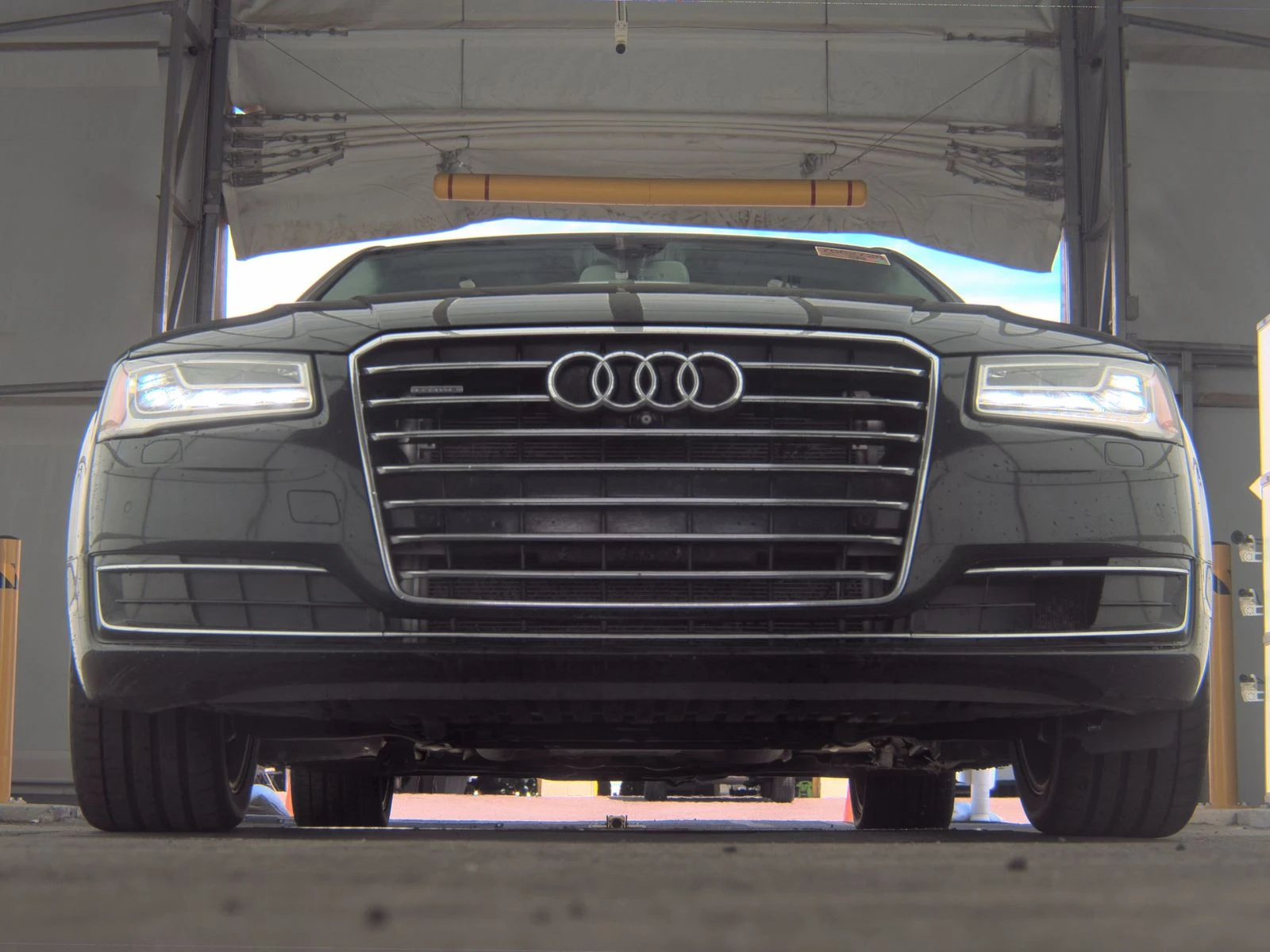 Audi A8 L* 3.0T* MATRIX* ХЕДЪП* ОБДУХВАНЕ* ДИСТРОНИК* КАМЕ - изображение 5