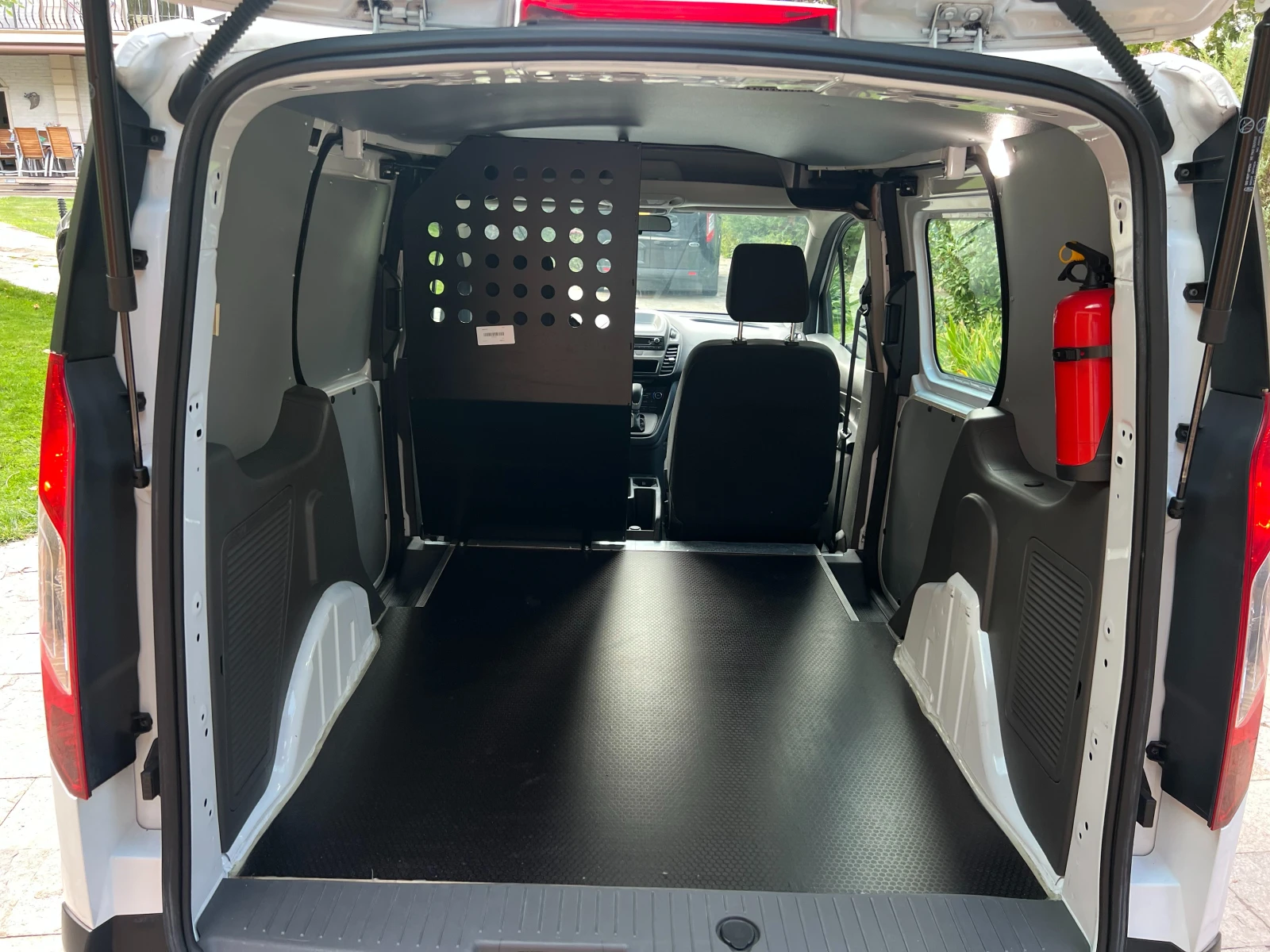 Ford Connect 1.5TDCI - изображение 9