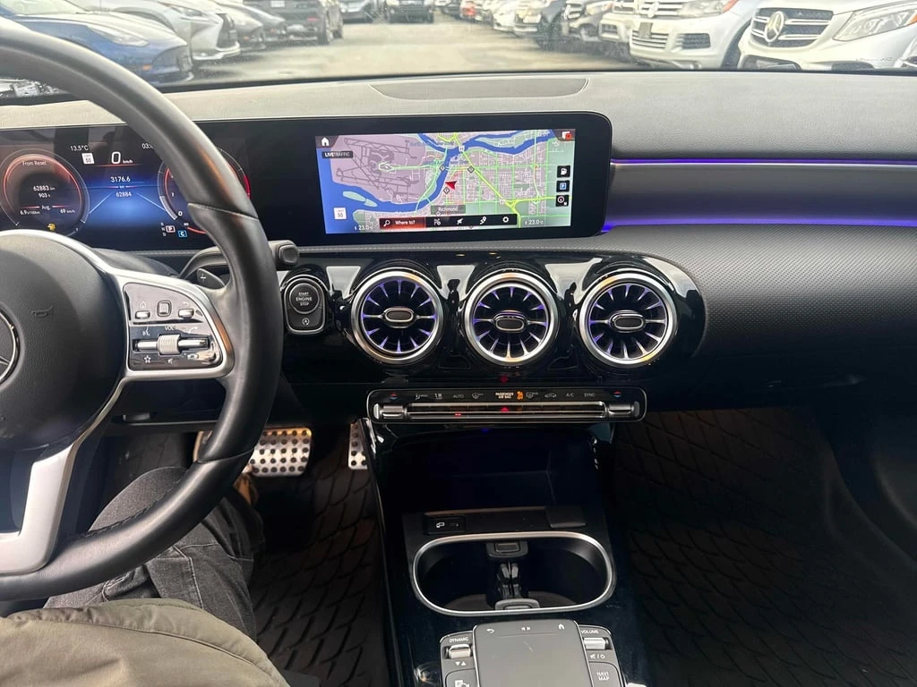 Mercedes-Benz A 220 * 4MATIC Sedan * CARFAX * БЕЗ ПЪРВОНАЧАЛНА ВНОСКА - изображение 9