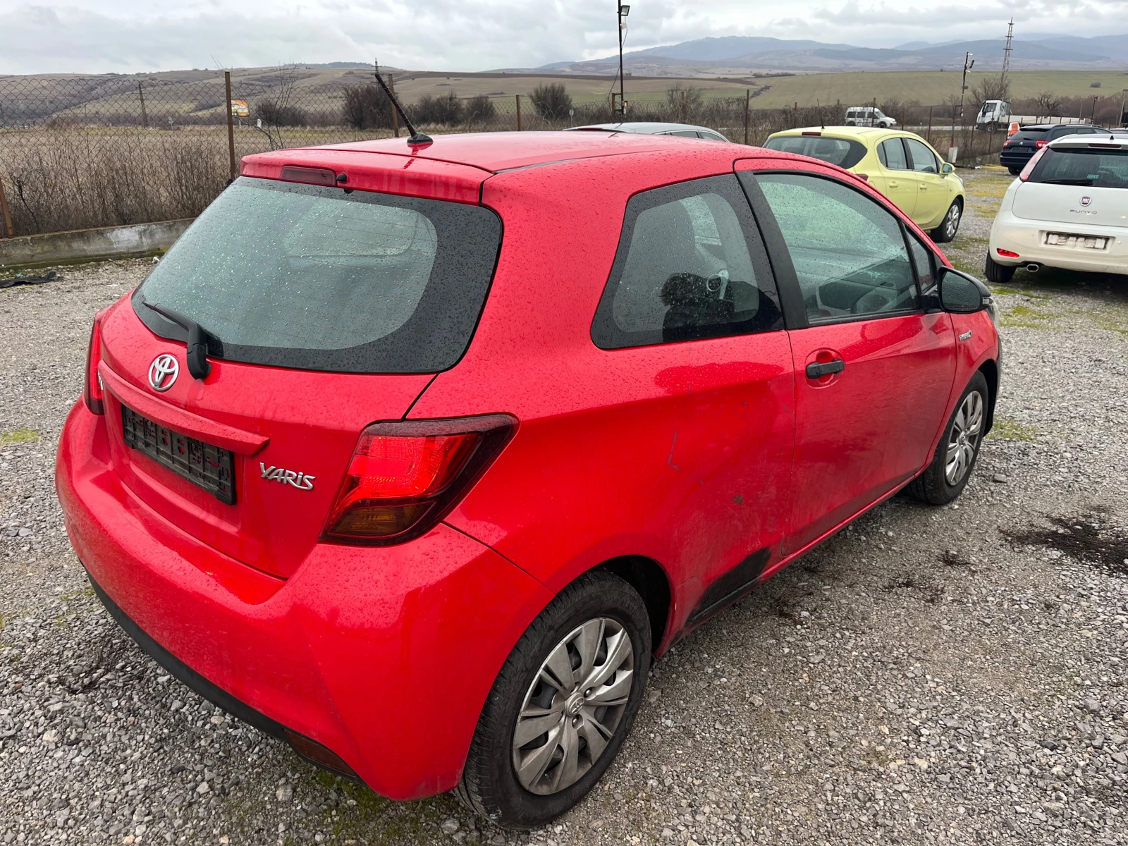 Toyota Yaris 1.0 Euro 6 - изображение 4