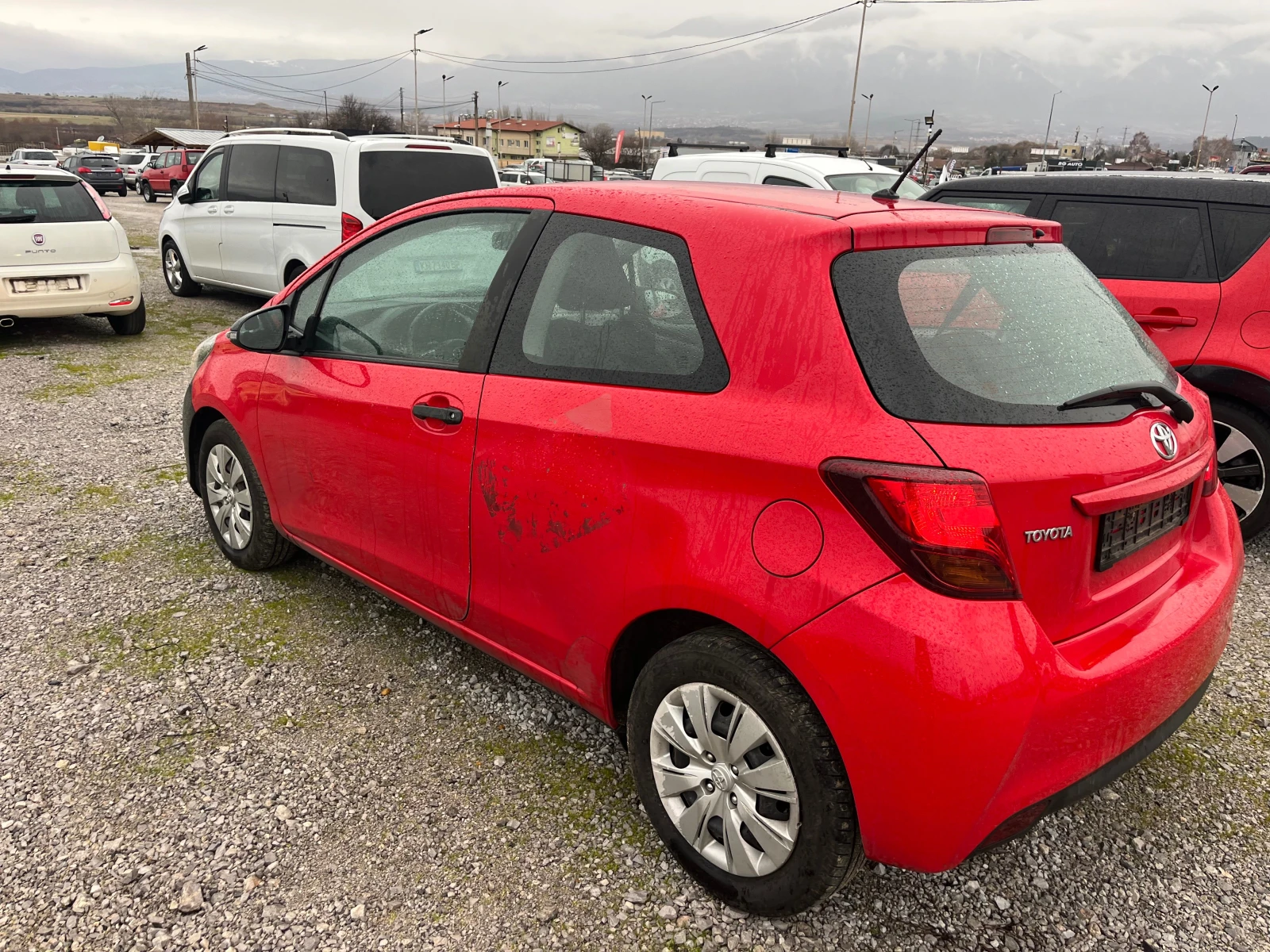 Toyota Yaris 1.0 Euro 6 - изображение 6