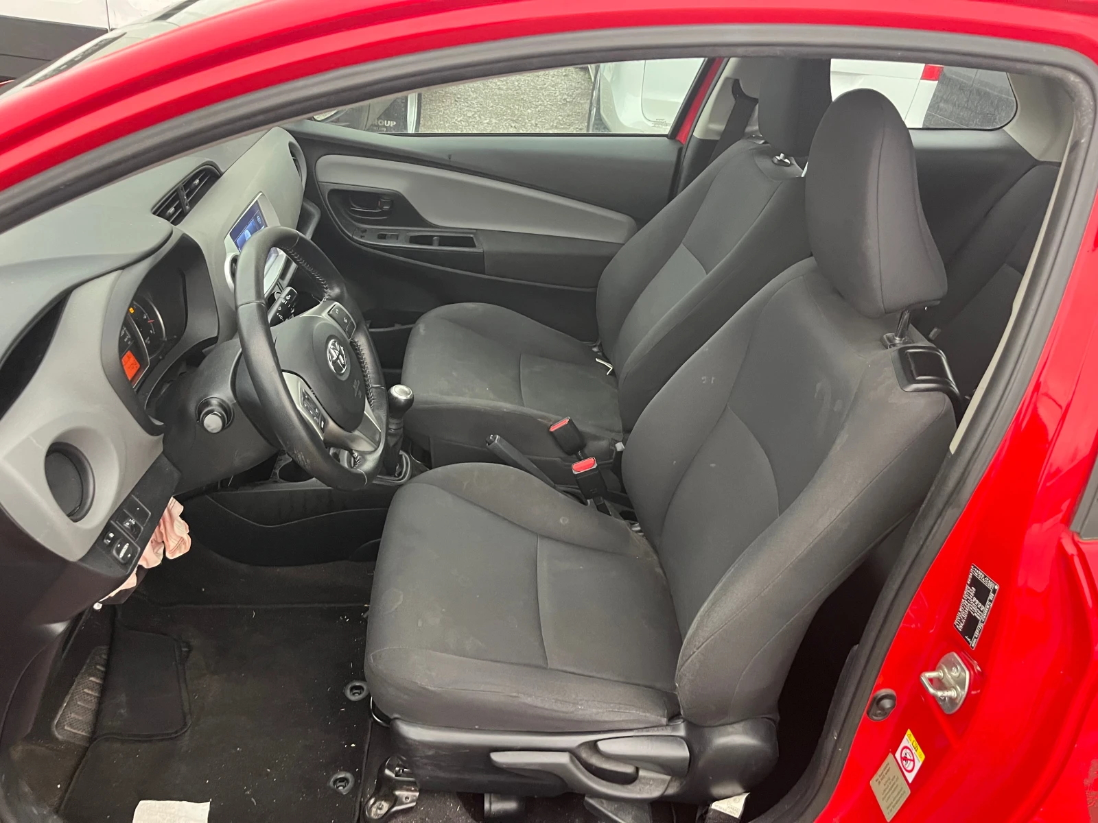 Toyota Yaris 1.0 Euro 6 | Mobile.bg � ����������� 11