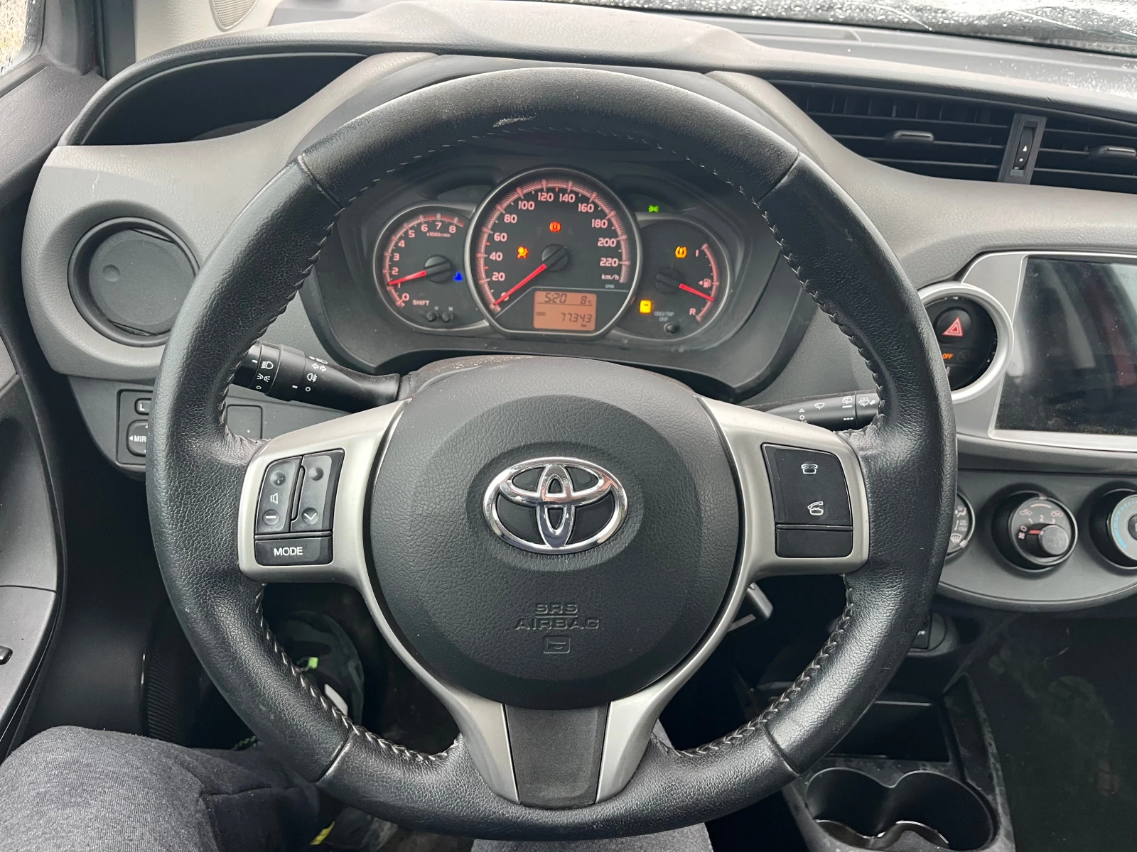 Toyota Yaris 1.0 Euro 6 - изображение 10
