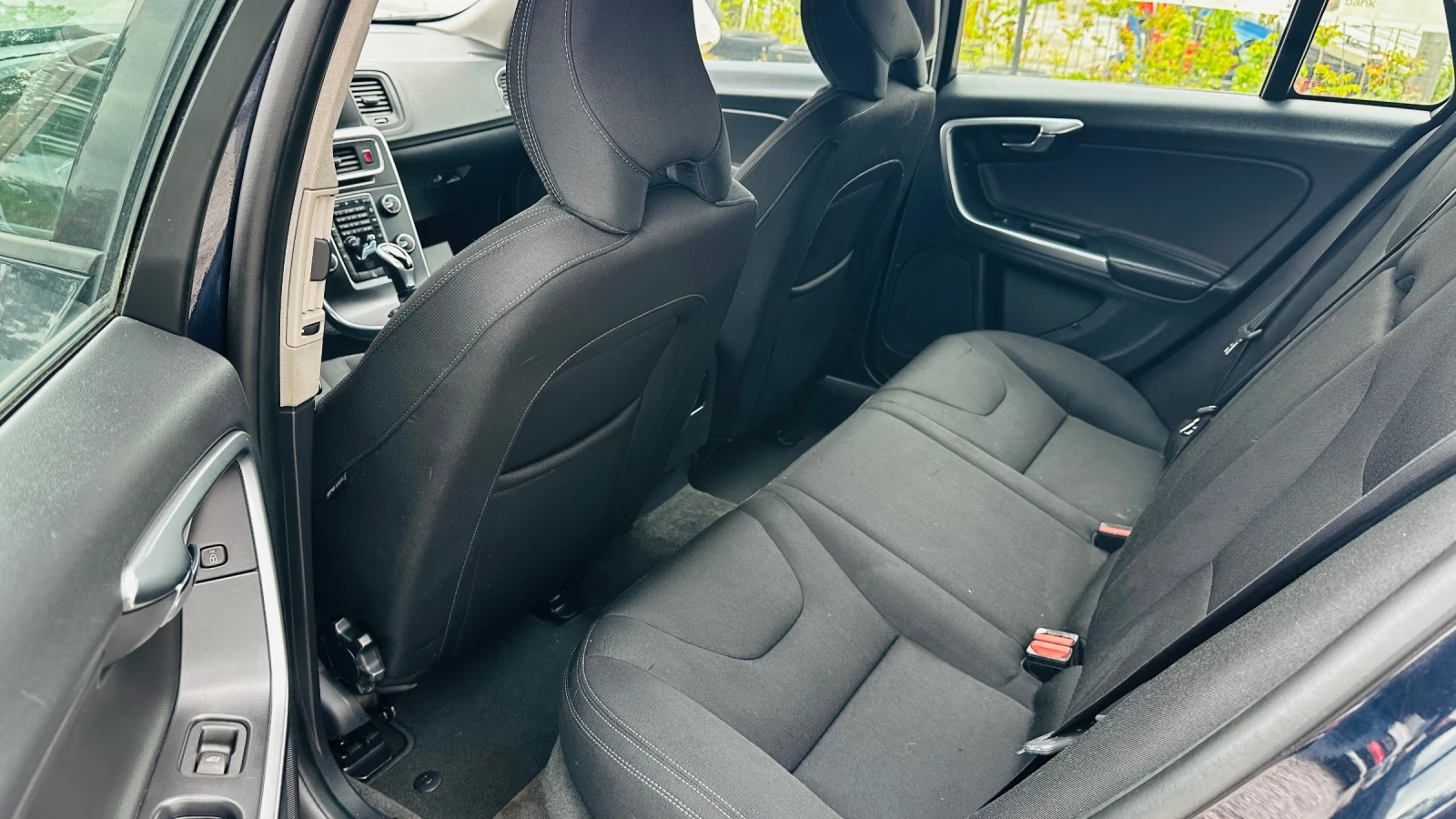 Volvo V60 Face-2.0d-150kc euro 6 автоматик Нави, снимка 6 - Автомобили и джипове - 53624624
