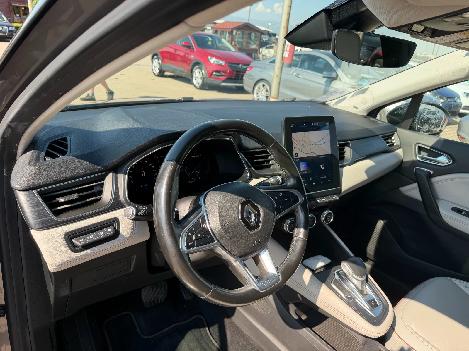Renault Captur 1.3TCe INITIALE AVTOMAT/PANORAMA/KOJA/KAMERA , снимка 14 - Автомобили и джипове - 55059239