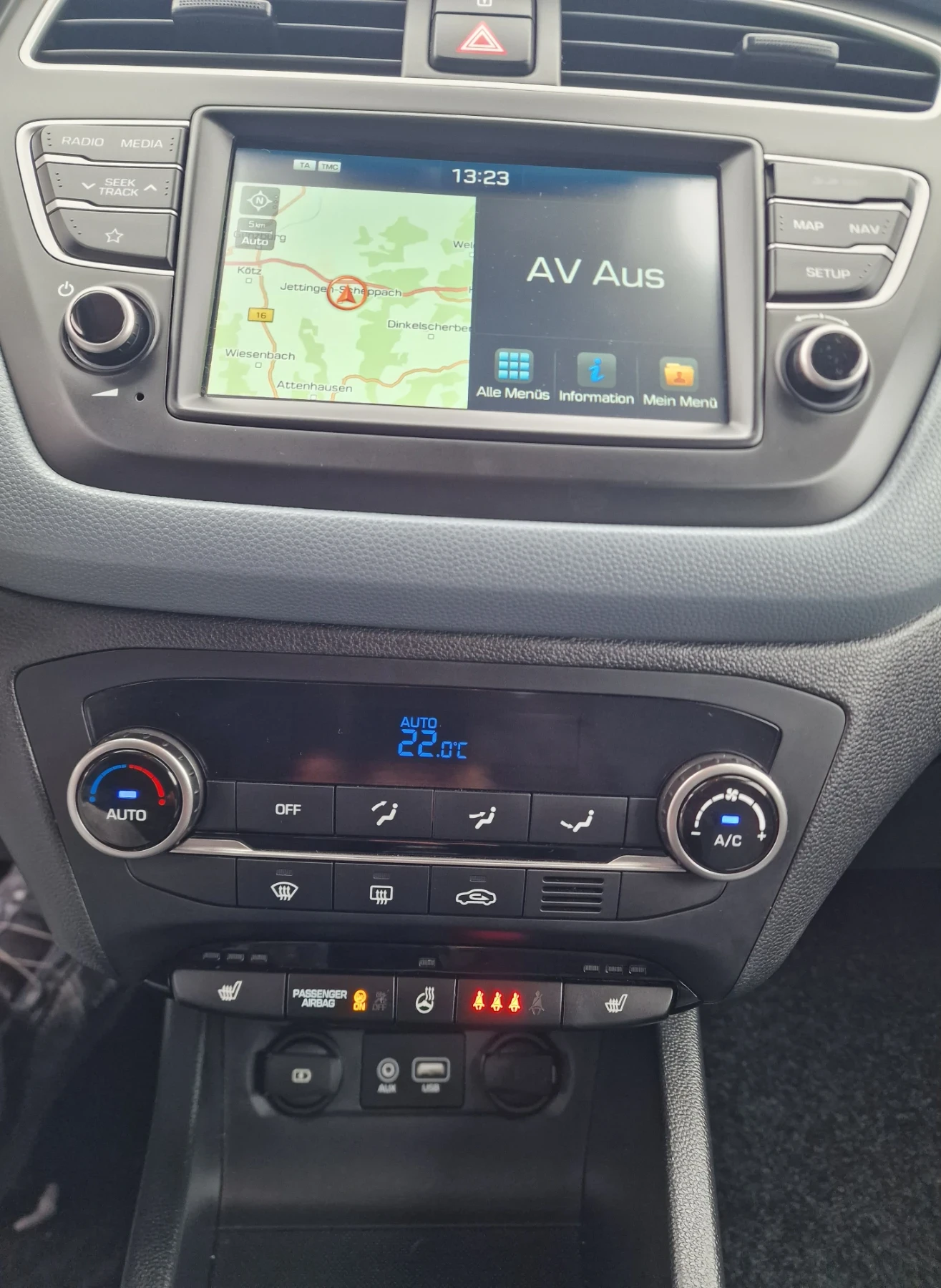 Hyundai I20 1.2 Style * 26 000 kм * Facelift * Kamera * Navi , снимка 12 - Автомобили и джипове - 55874403