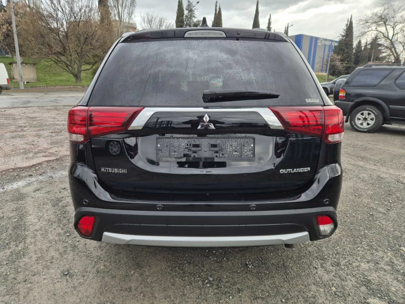 Mitsubishi Outlander 2.2DiD 4x4 6+ 1места, снимка 4 - Автомобили и джипове - 49538202