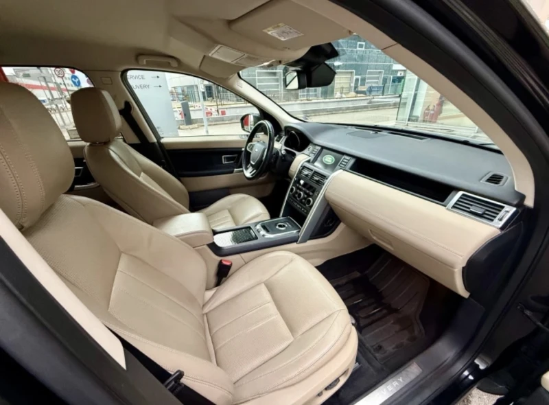 Land Rover Discovery Sport, снимка 9 - Автомобили и джипове - 49870763