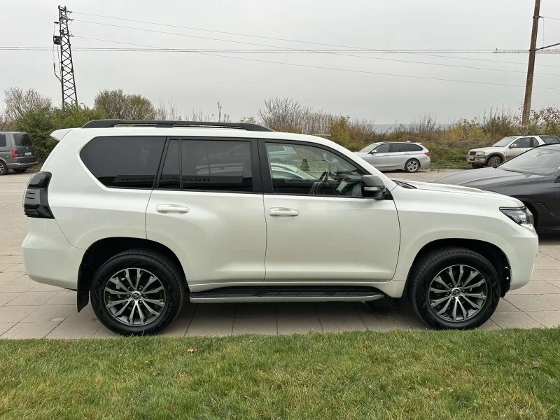 Toyota Land cruiser 2.8 Luxury Premium Black Edition, снимка 4 - Автомобили и джипове - 52558848