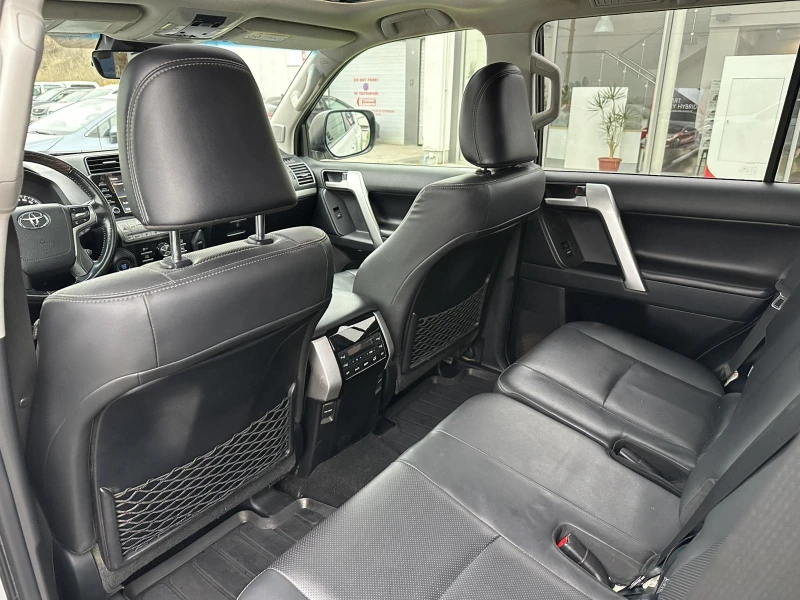 Toyota Land cruiser 2.8 Luxury Premium Black Edition, снимка 12 - Автомобили и джипове - 52558848