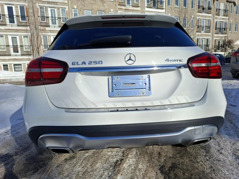 Mercedes-Benz GLA 250 Mercedes-Benz GLA 250 4MATIC* АвтоКредит* (ДО БГ), снимка 4 - Автомобили и джипове - 53248639