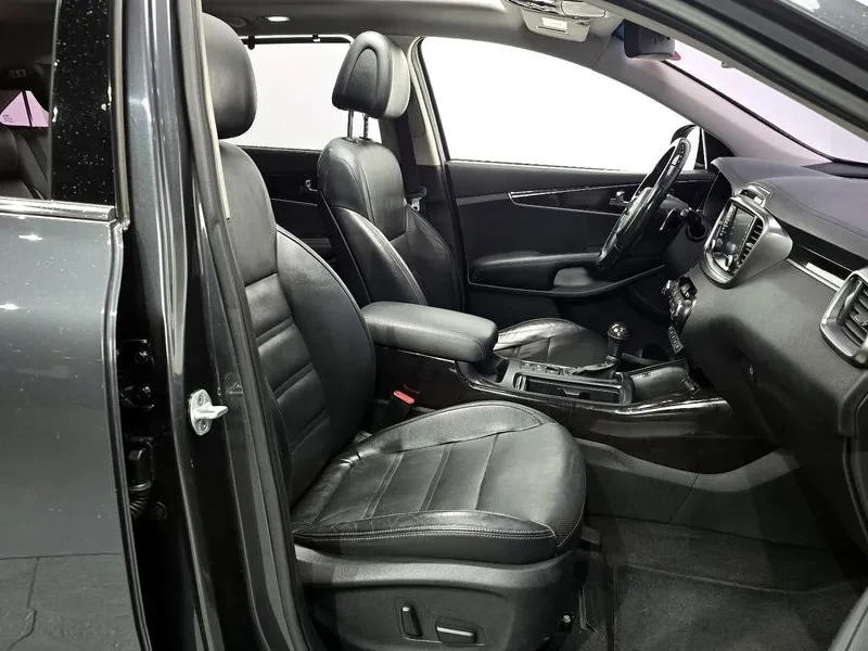 Kia Sorento 2.2 CRDI 4WD - САМО 30% АВАНС, снимка 10 - Автомобили и джипове - 55899864