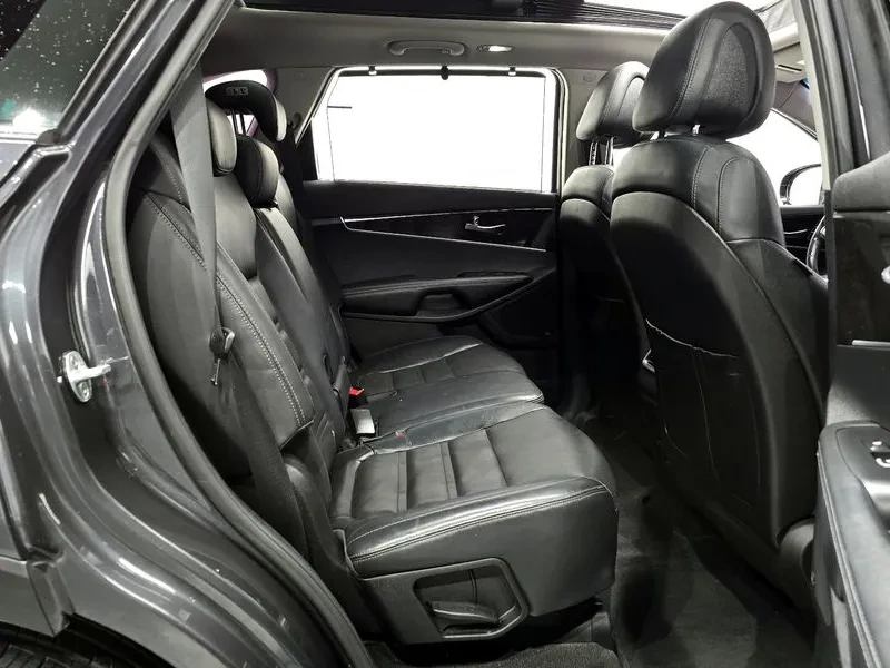 Kia Sorento 2.2 CRDI 4WD - САМО 30% АВАНС, снимка 12 - Автомобили и джипове - 55899864