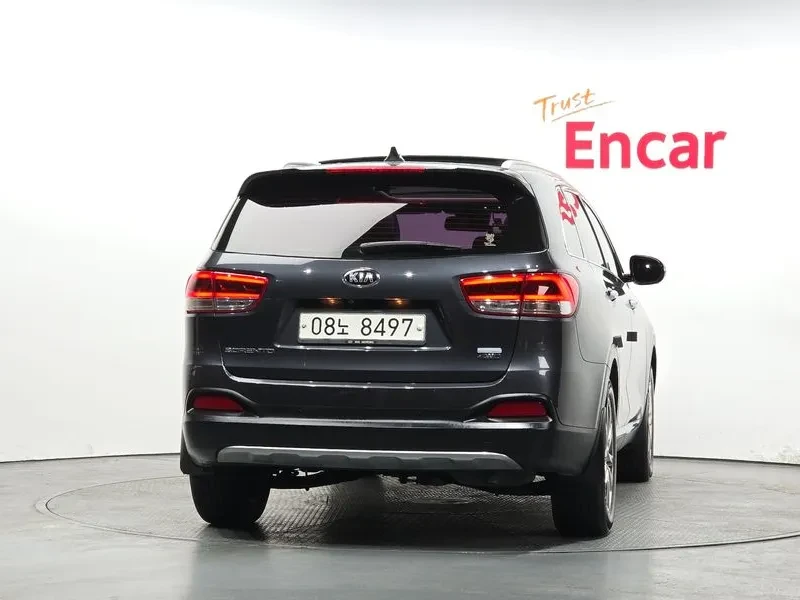 Kia Sorento 2.2 CRDI 4WD - САМО 30% АВАНС, снимка 4 - Автомобили и джипове - 55899864