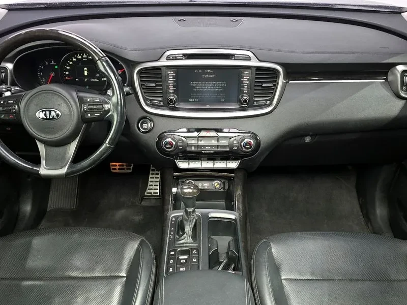 Kia Sorento 2.2 CRDI 4WD - САМО 30% АВАНС, снимка 7 - Автомобили и джипове - 55899864