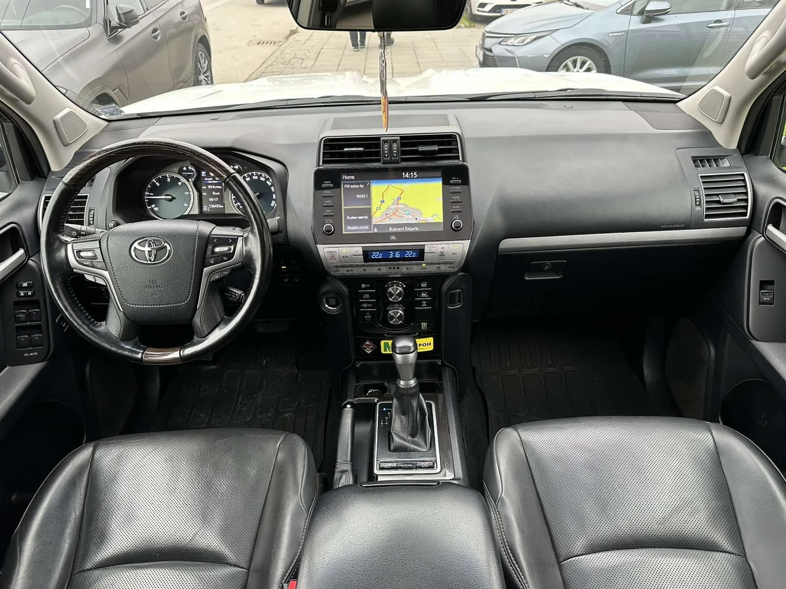 Toyota Land cruiser 2.8 Luxury Premium Black Edition | Mobile.bg   11