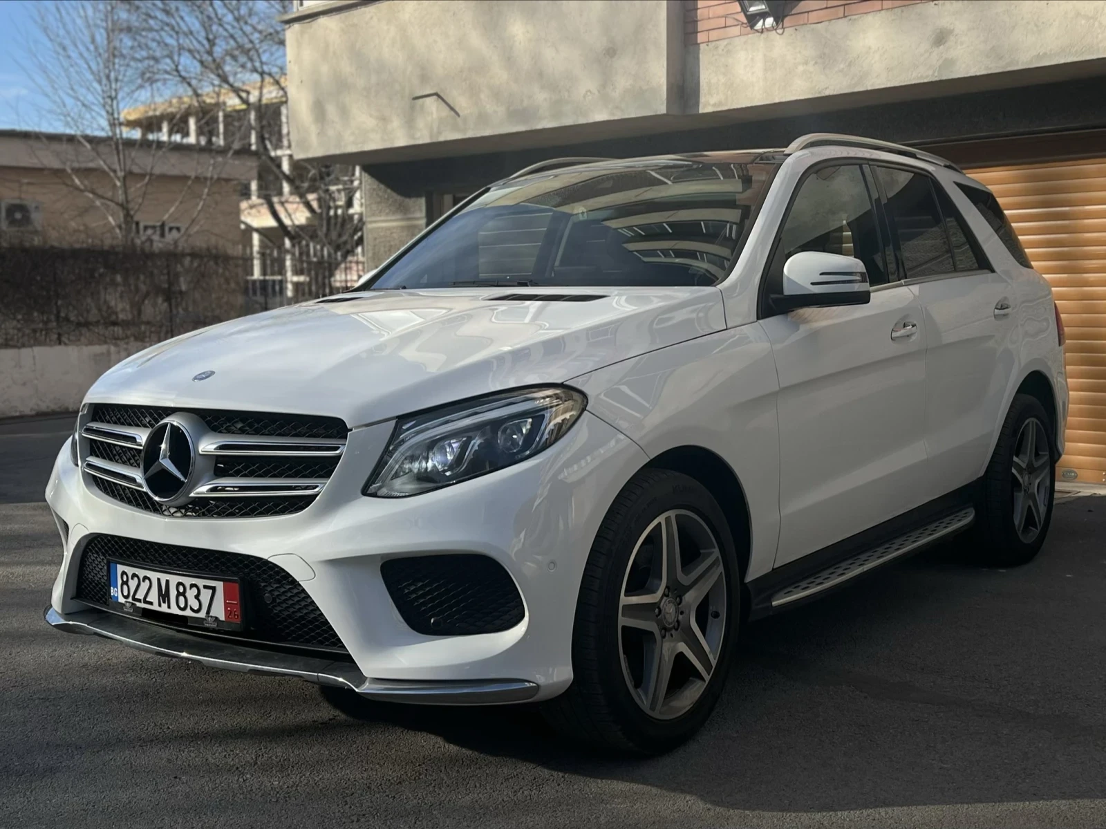 Mercedes-Benz GLE 350  AMG* 4 Matic* ОБДУХВАНЕ* PANO* 9G* АСИСТЕНТИ* , снимка 2 - Автомобили и джипове - 53786062