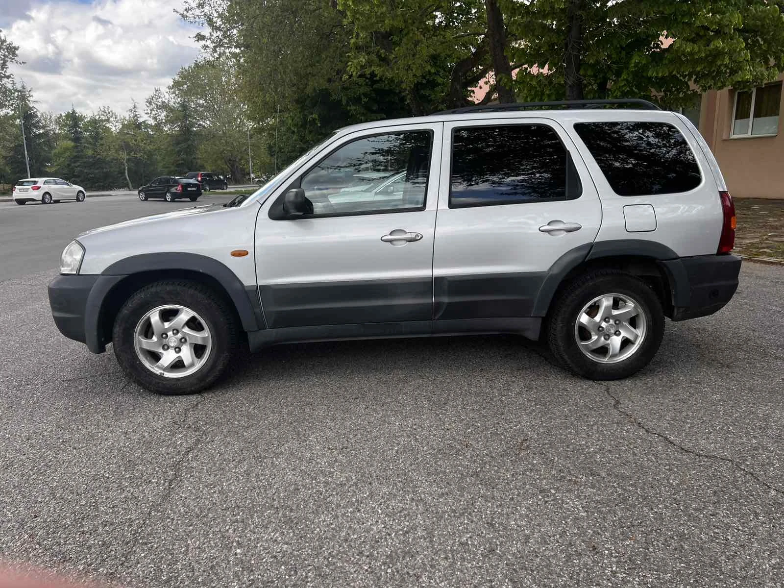 Mazda Tribute, снимка 3 - Автомобили и джипове - 54382694