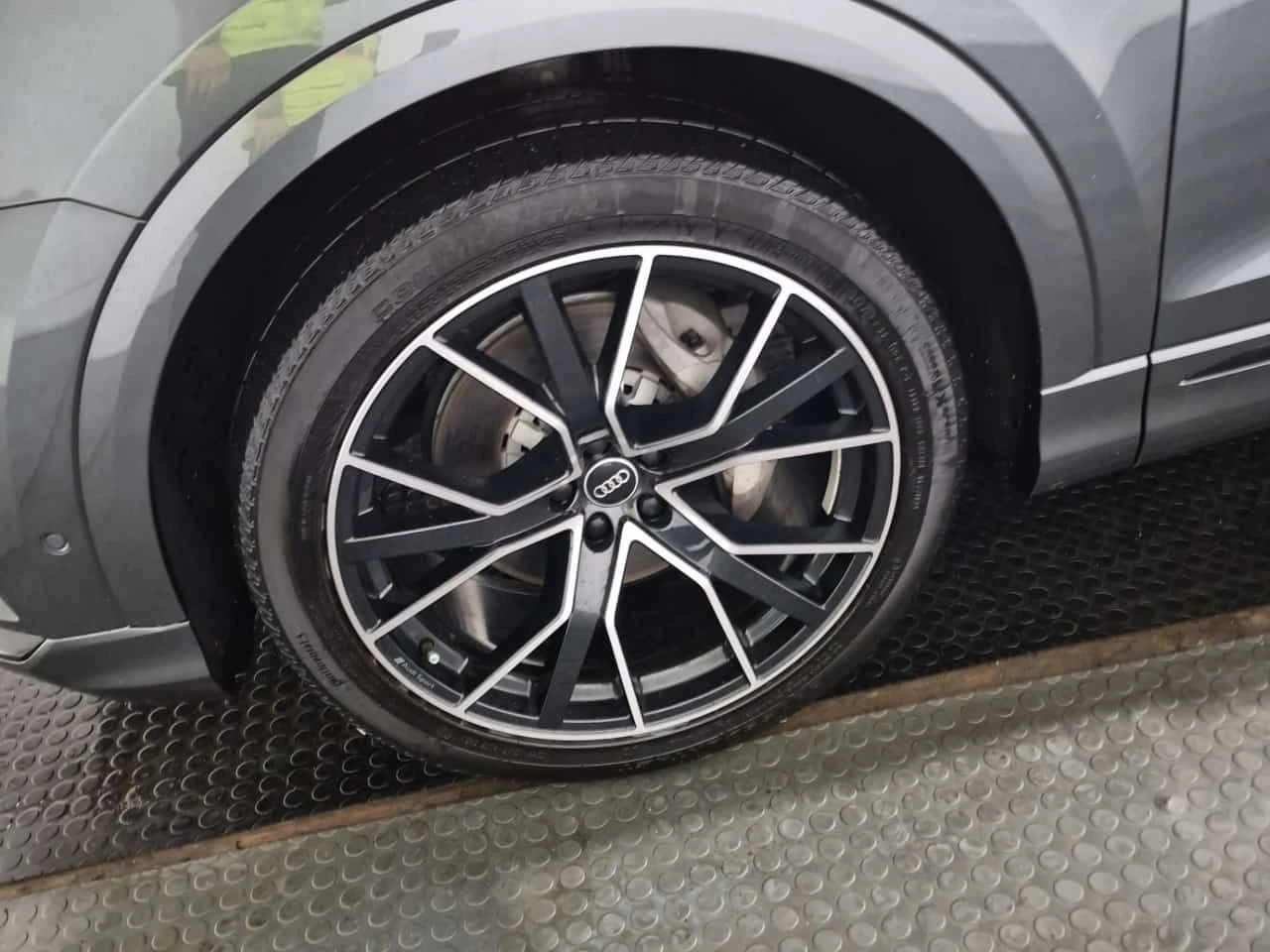 Audi Q8 Technik/ПАНОРАМА/ДИСТРОНИК/360/ОБДУХВАНЕ, снимка 6 - Автомобили и джипове - 54444895