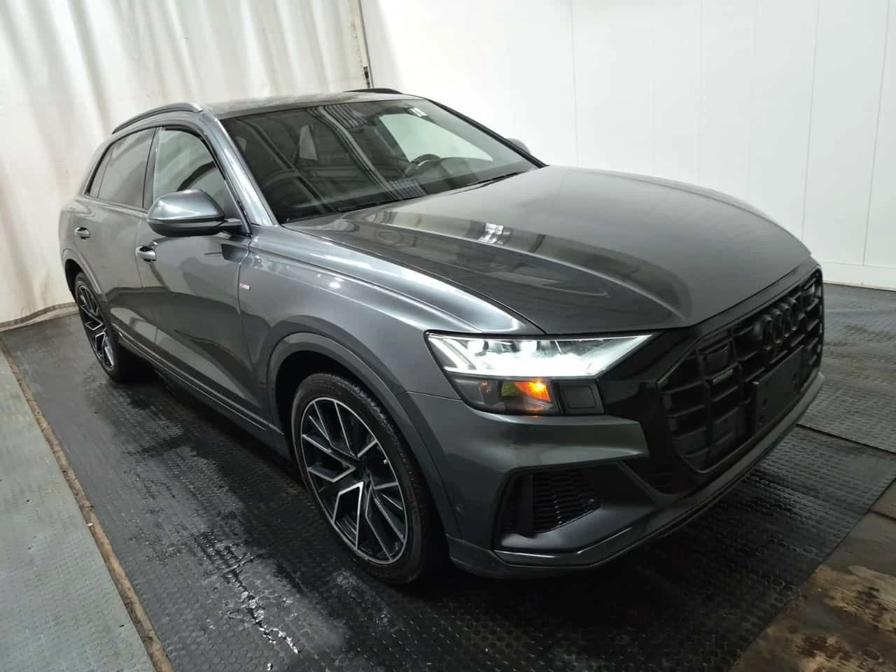 Audi Q8 Technik/ПАНОРАМА/ДИСТРОНИК/360/ОБДУХВАНЕ, снимка 2 - Автомобили и джипове - 54444895