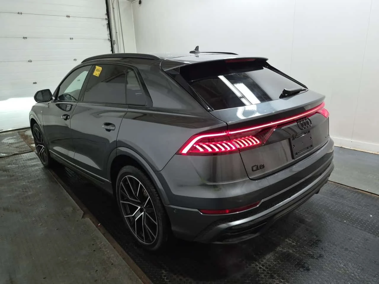 Audi Q8 Technik/ПАНОРАМА/ДИСТРОНИК/360/ОБДУХВАНЕ, снимка 4 - Автомобили и джипове - 54444895