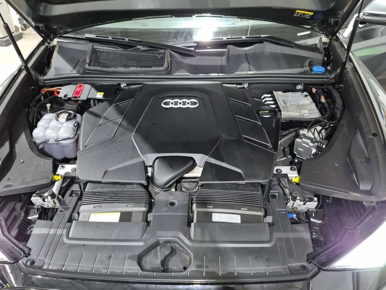 Audi Q8 Technik/ПАНОРАМА/ДИСТРОНИК/360/ОБДУХВАНЕ, снимка 17 - Автомобили и джипове - 54444895