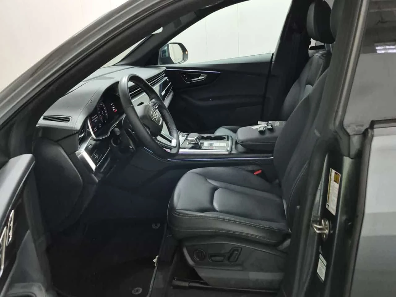 Audi Q8 Technik/ПАНОРАМА/ДИСТРОНИК/360/ОБДУХВАНЕ, снимка 7 - Автомобили и джипове - 54444895