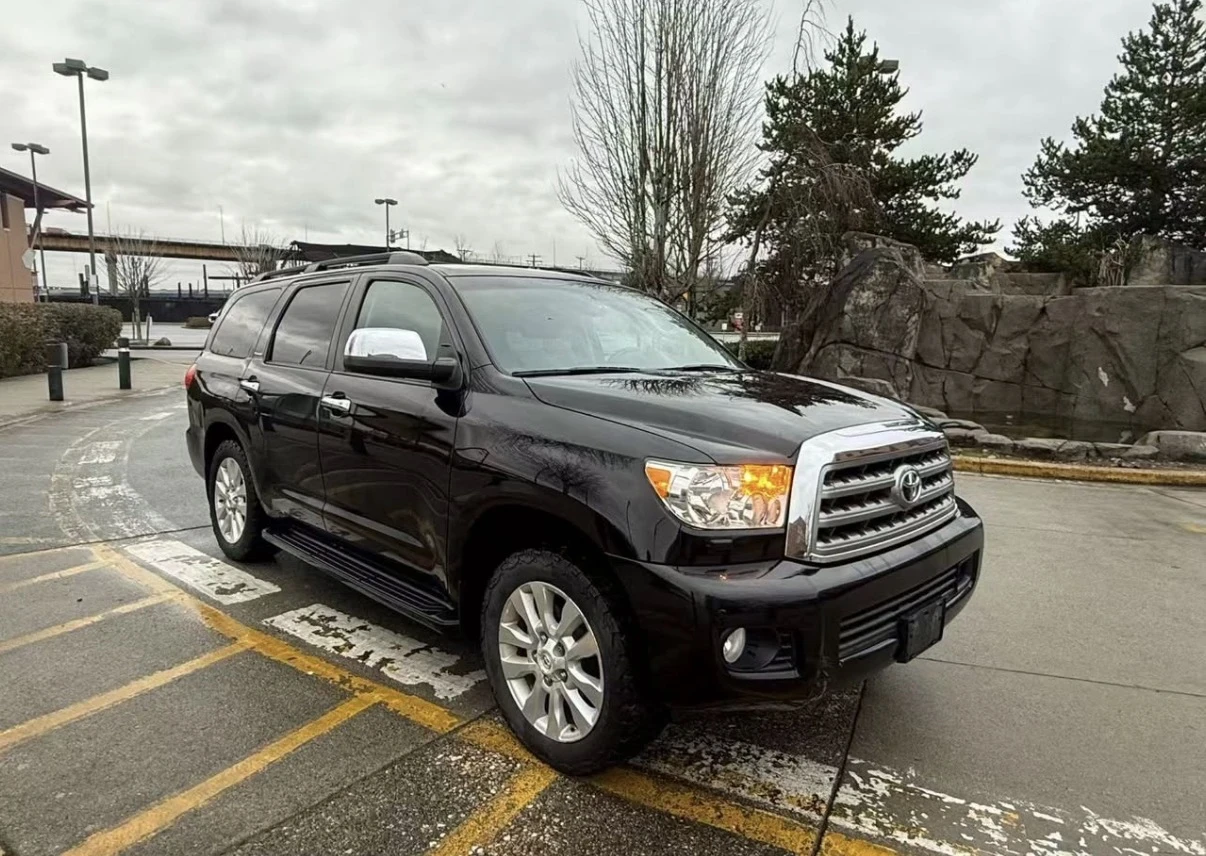 Toyota Sequoia PLATINUM * AWD * CARFAX * СЕРВИЗНА ИСТОРИЯ * , снимка 3 - Автомобили и джипове - 54623755