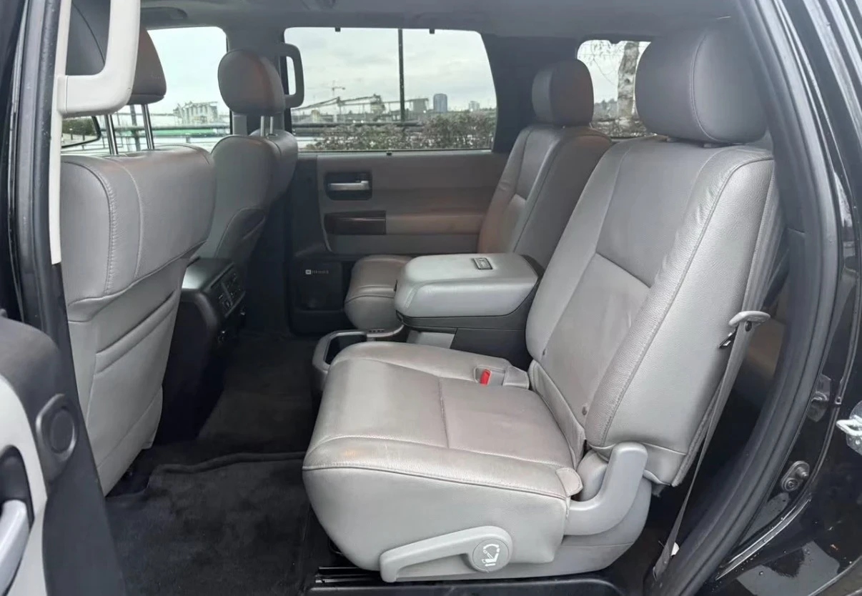 Toyota Sequoia PLATINUM * AWD * CARFAX * СЕРВИЗНА ИСТОРИЯ * , снимка 14 - Автомобили и джипове - 54623755