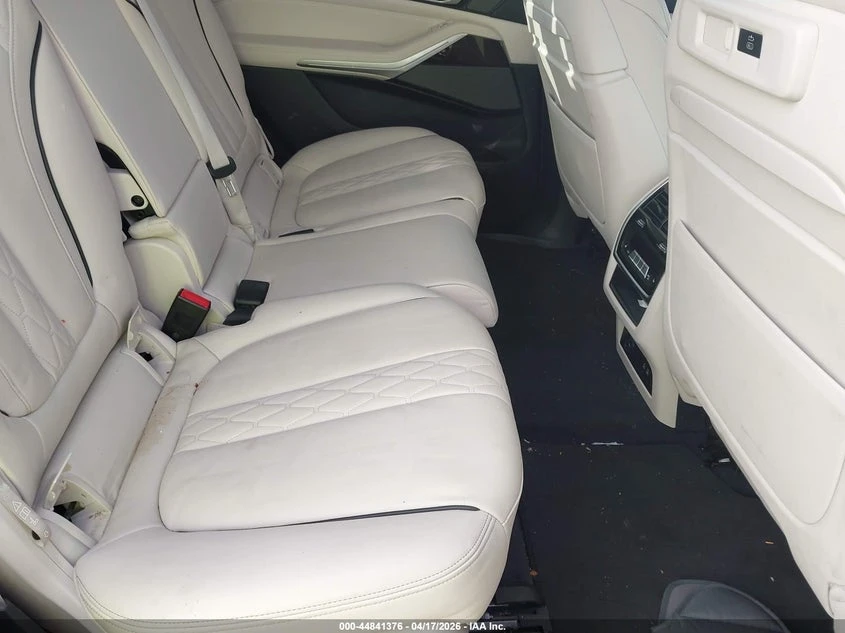 BMW X7 3.0l xDrive40I, снимка 8 - Автомобили и джипове - 54756035
