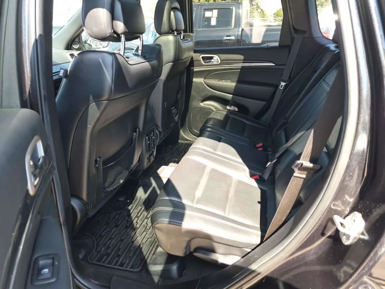 Jeep Grand cherokee * OVERLAND * ПАНОРАМА* ПОДГРЕВ* КАМЕРА* , снимка 12 - Автомобили и джипове - 54790374