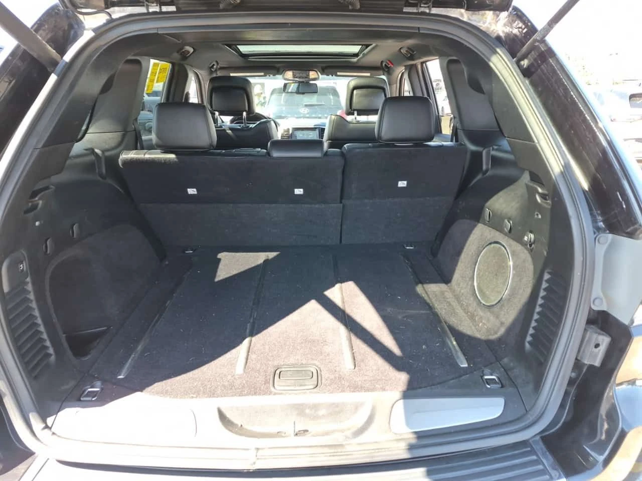 Jeep Grand cherokee * OVERLAND * ПАНОРАМА* ПОДГРЕВ* КАМЕРА* , снимка 14 - Автомобили и джипове - 54790374