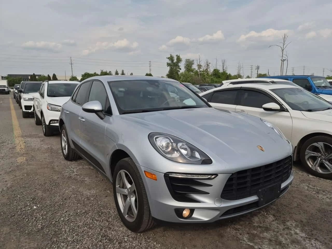 Porsche Macan ALCANTARA| LANE ASSIST| ПАМЕТ| ПОДГРЕВИ| 2 КЛЮЧА, снимка 2 - Автомобили и джипове - 54833363