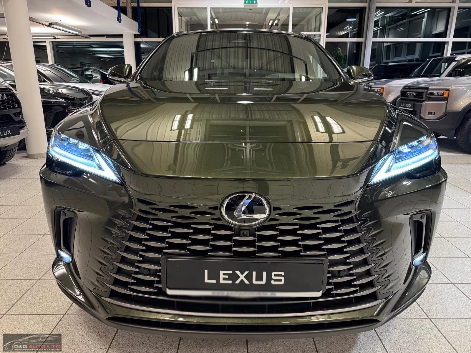 Lexus RX 450 НОВ!/LUXURY/292HP/PANO/360/M.LEV/MEMO/HUD/686q, снимка 2 - Автомобили и джипове - 56113178