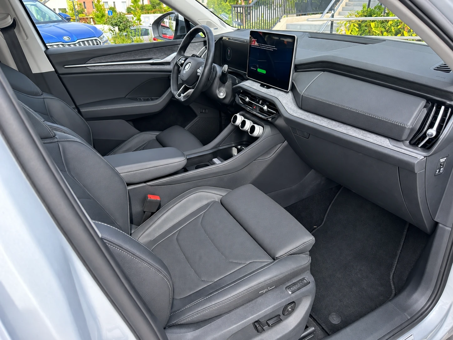 Skoda Kodiaq 2.0 TDI 4x4 Full, гаранция до 2030г, снимка 7 - Автомобили и джипове - 56115559