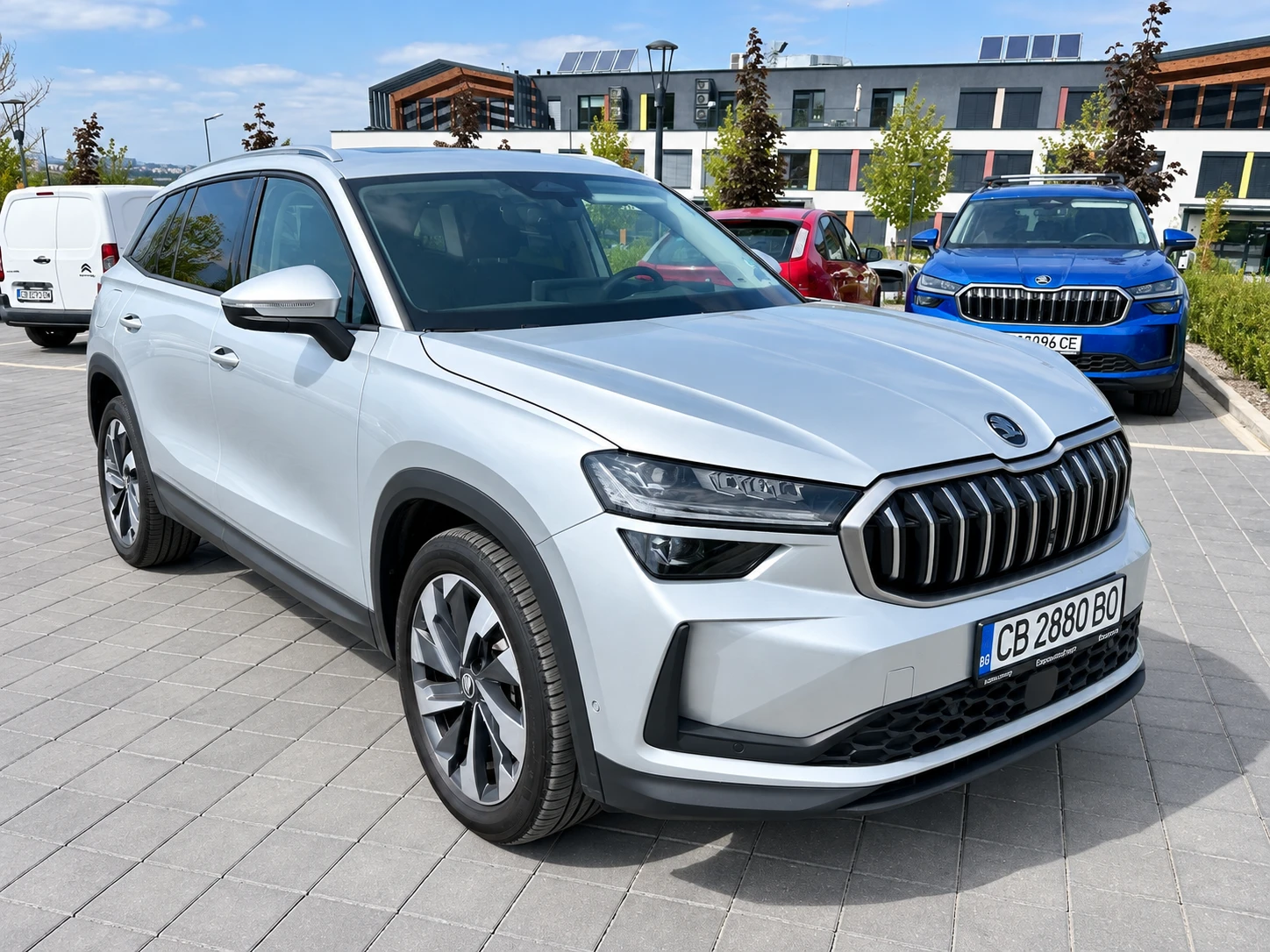 Skoda Kodiaq 2.0 TDI 4x4 Full, гаранция до 2030г, снимка 4 - Автомобили и джипове - 56115559