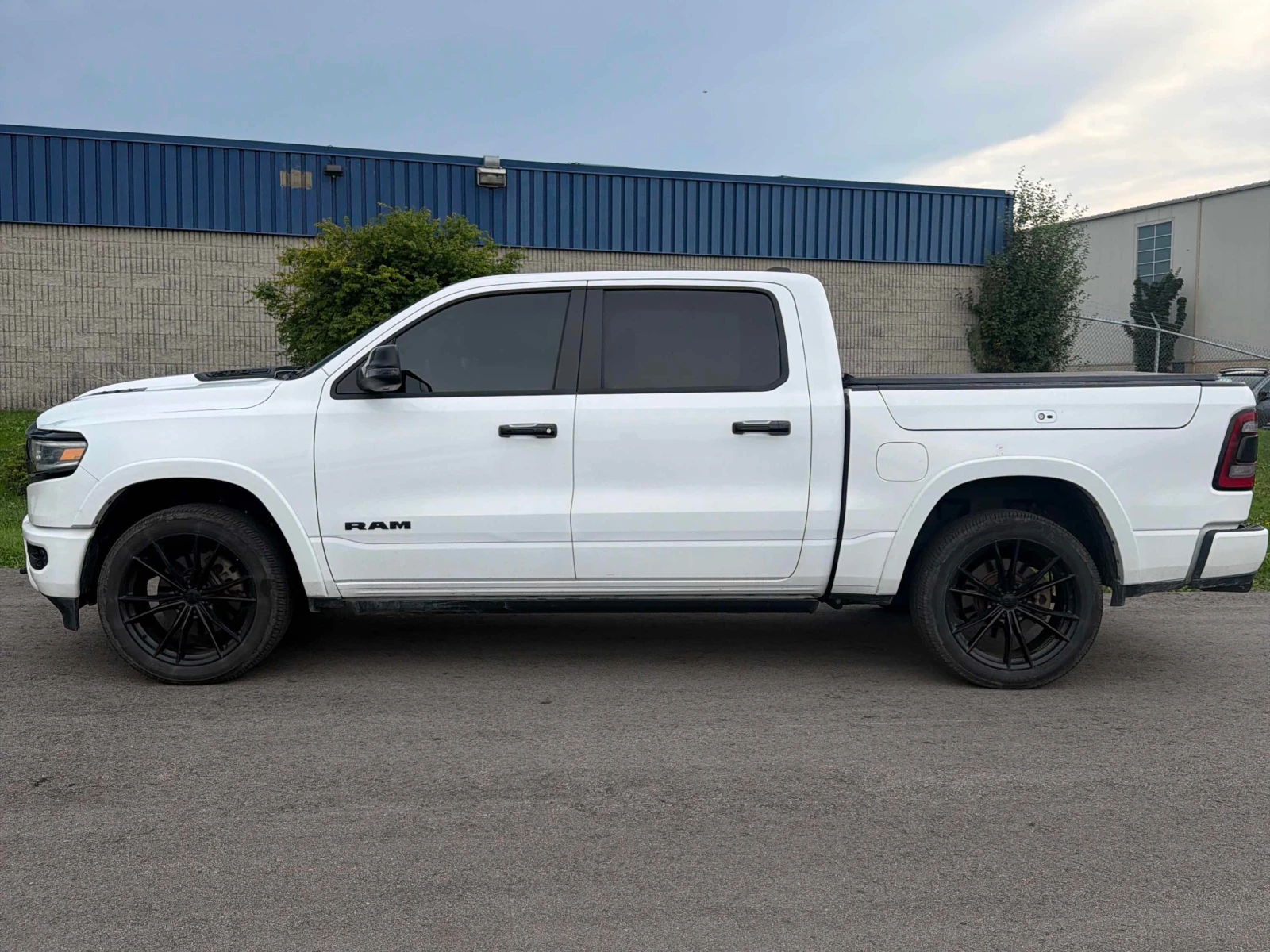 Dodge RAM 1500 * Limited * CARFAX * БЕЗ ПЪРВОНАЧАЛНА ВНОСКА, снимка 2 - Автомобили и джипове - 56123787