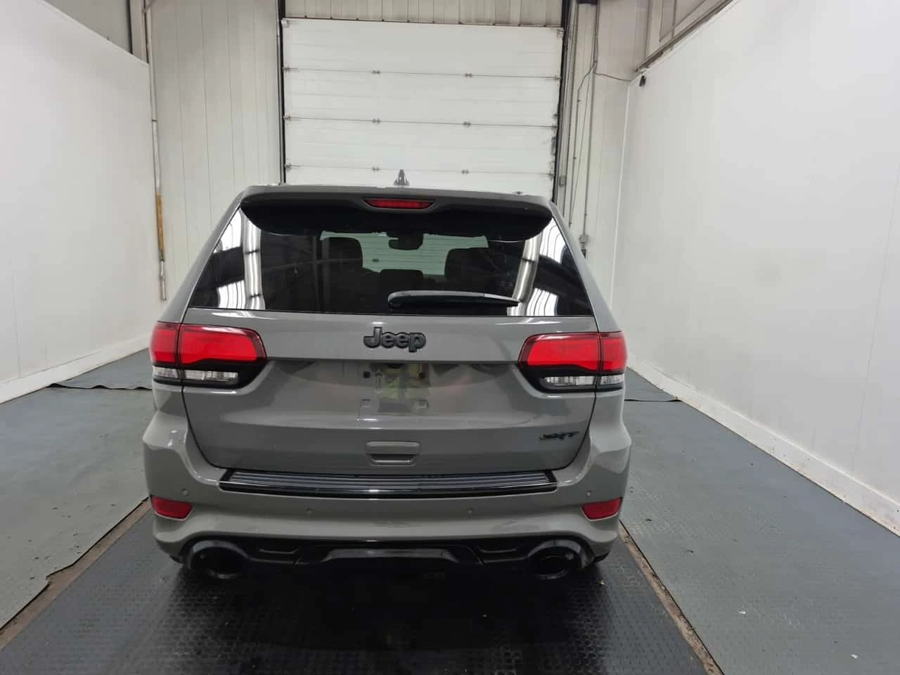 Jeep Grand cherokee * SRT * АВТОКРЕДИТ БЕЗ ПЪРВОНАЧАЛНА ВНОСКА* , снимка 17 - Автомобили и джипове - 56191326