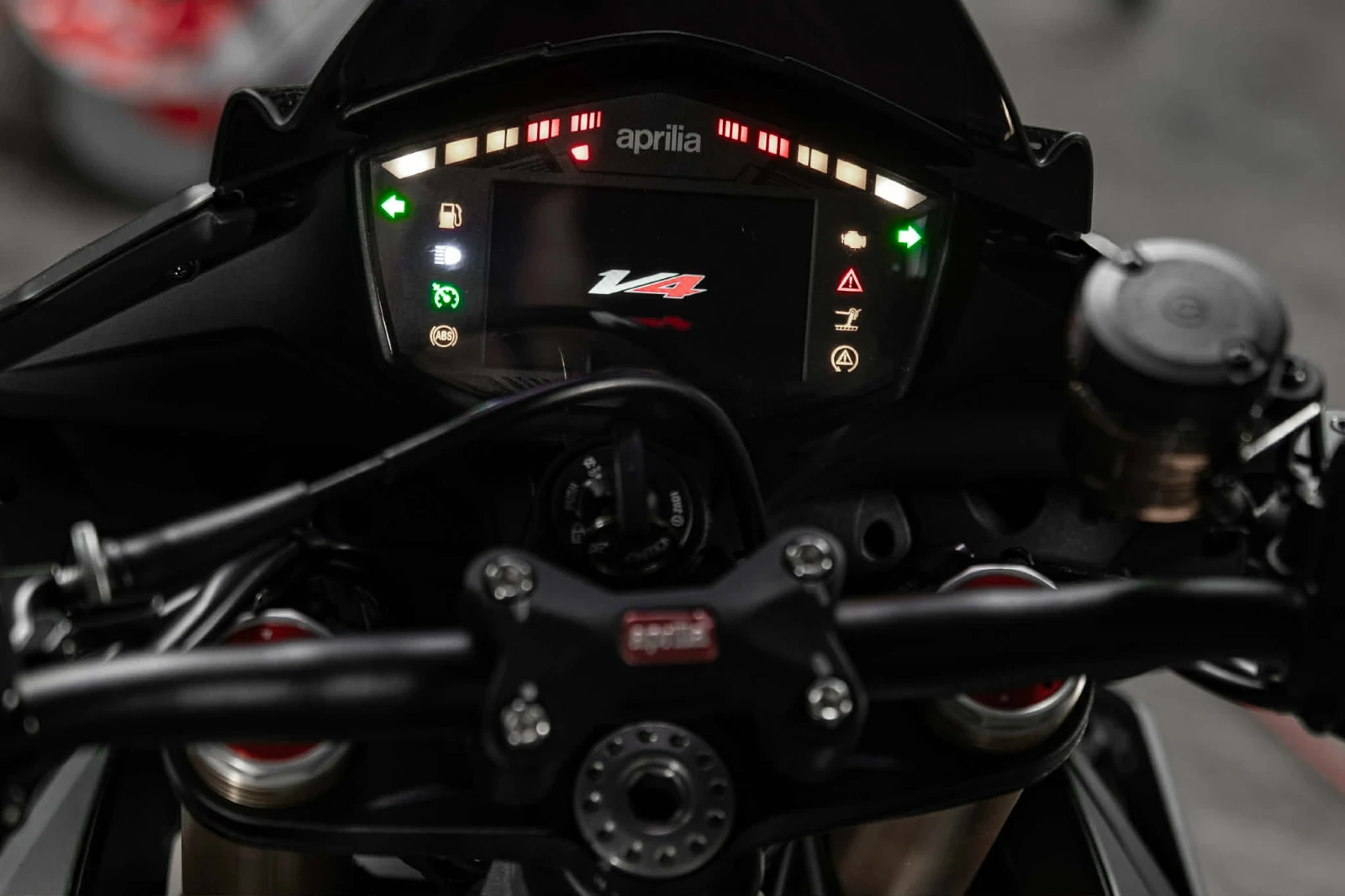 Aprilia Tuono 1100RR, снимка 4 - Мотоциклети и мототехника - 54413724