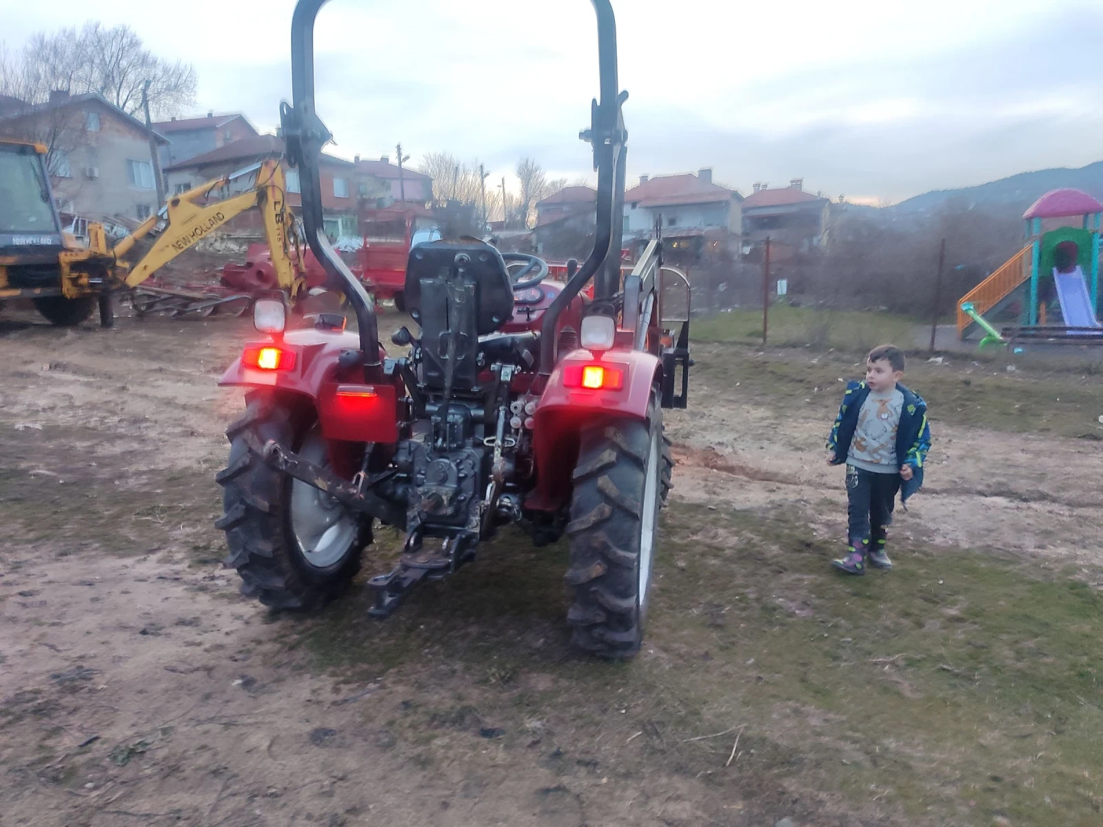 Трактор Dong Feng, снимка 6 - Селскостопанска техника - 53787989