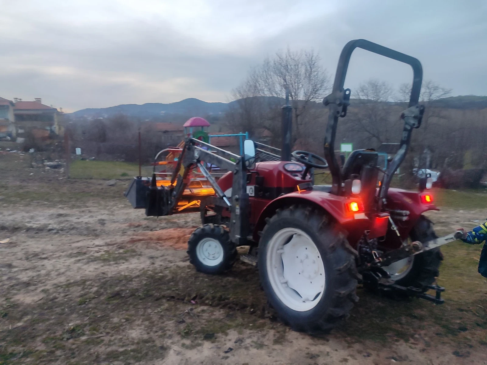 Трактор Dong Feng, снимка 8 - Селскостопанска техника - 53787989